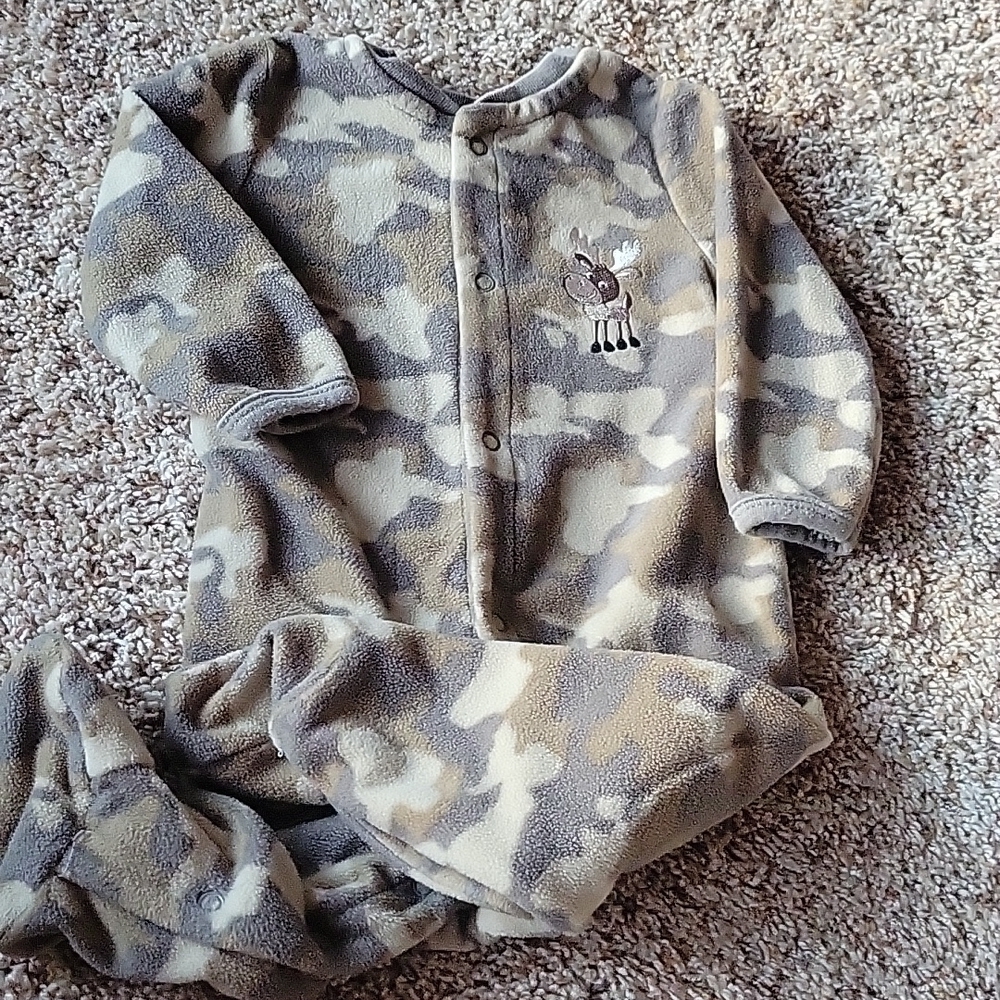 Fleece sleeper with feet, 6-9 months